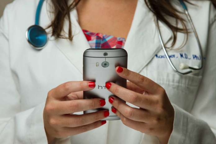 doctor smartphone unsplash